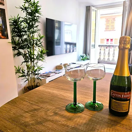 Magnifique T2-chez Francois Et Kamila - Centre Historique-clim- Parking Prive 50m De L'appartement- Balcon Avec Vue Lägenhet